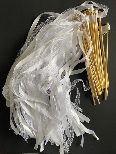 סרטים על מקל מסאטן בצבע לבן תחרה