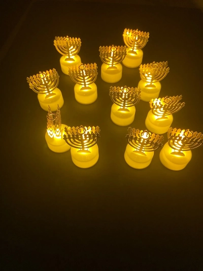 נרות לד עם חנוכייה