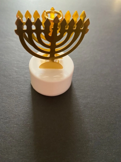 נרות לד עם חנוכייה