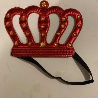 כתר יום הולדת בצבע אדום