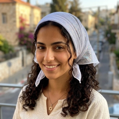 מטפחת ראש לבנה