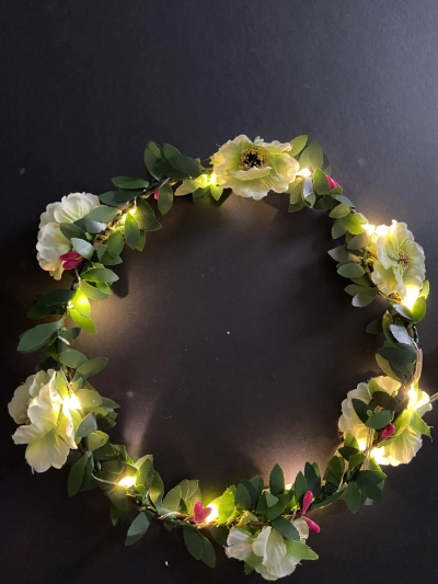 זר פרחים לראש