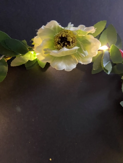 זר פרחים לראש